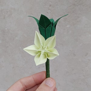 Occhiello origami, boutonniere di fiori di carta, fiori da matrimonio ecologici per lo sposo, bouquet non tradizionali, groomsmen alternativi