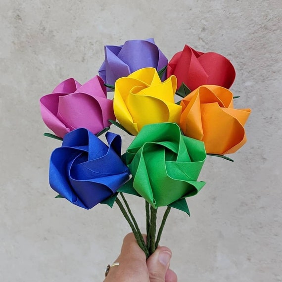 Ramo de rosas de papel arcoíris, flores de origami, regalo de