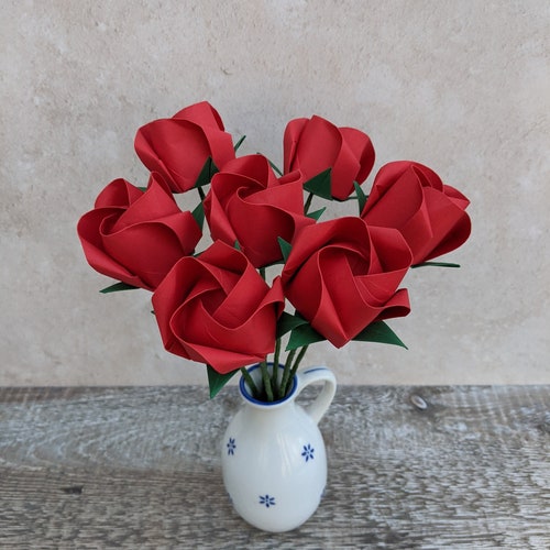 Roses rouges en origami, cadeau de fête des mères, cadeau de 1er anniversaire de mariage pour femme, bouquet de fleurs en papier respectueux de l'environnement