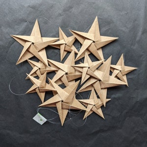 Ghirlanda di stelle di carta neutre, stile scandinavo, decorazione per la cameretta dei bambini, ghirlanda di stelle origami, decorazione natalizia bianca, matrimonio ecologico