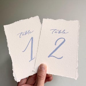 Hochzeit Tischnummern Handgeschrieben und von Hand Zerrissen