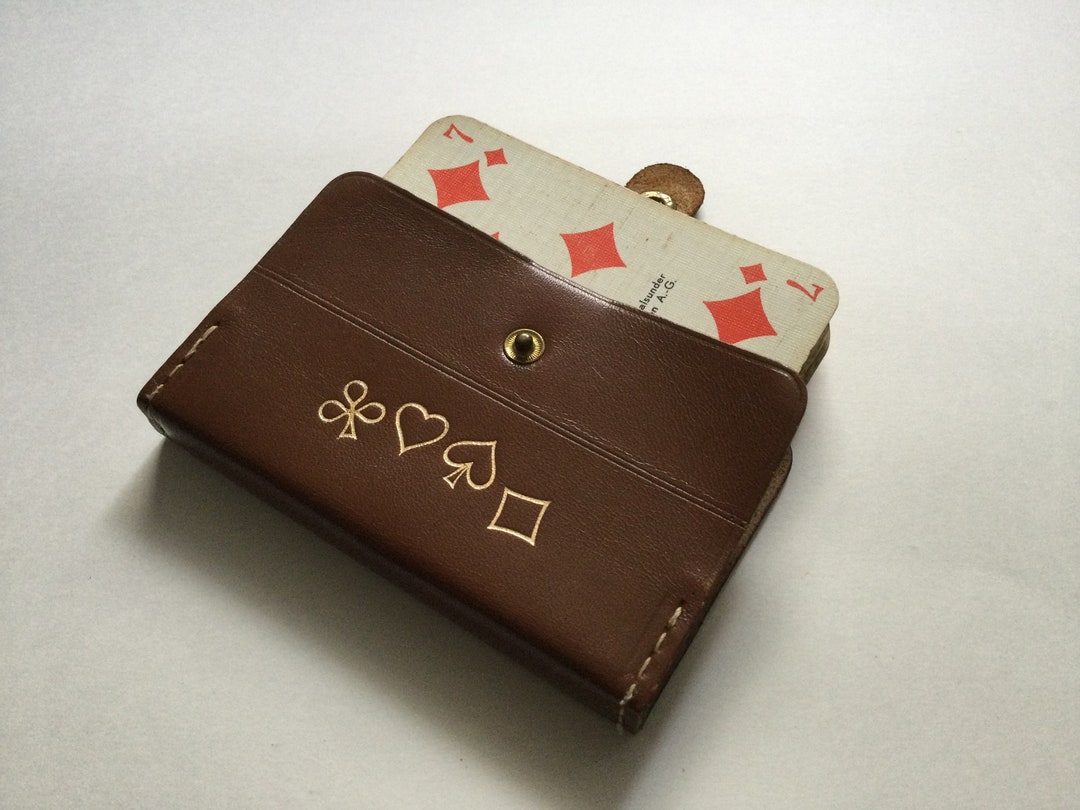 Cartes à jouer - Fantaisie - Jeux - cartes à jouer et couple qui s