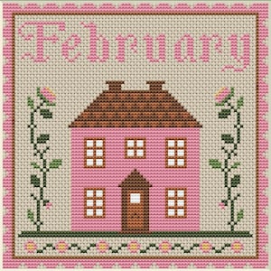 Puede incluir: Patrón de punto de cruz con una casa rosa con detalles marrones y una puerta marrón. La casa está rodeada de enredaderas verdes con flores rosas. El texto "Febrero" está bordado en rosa en la parte superior del patrón.