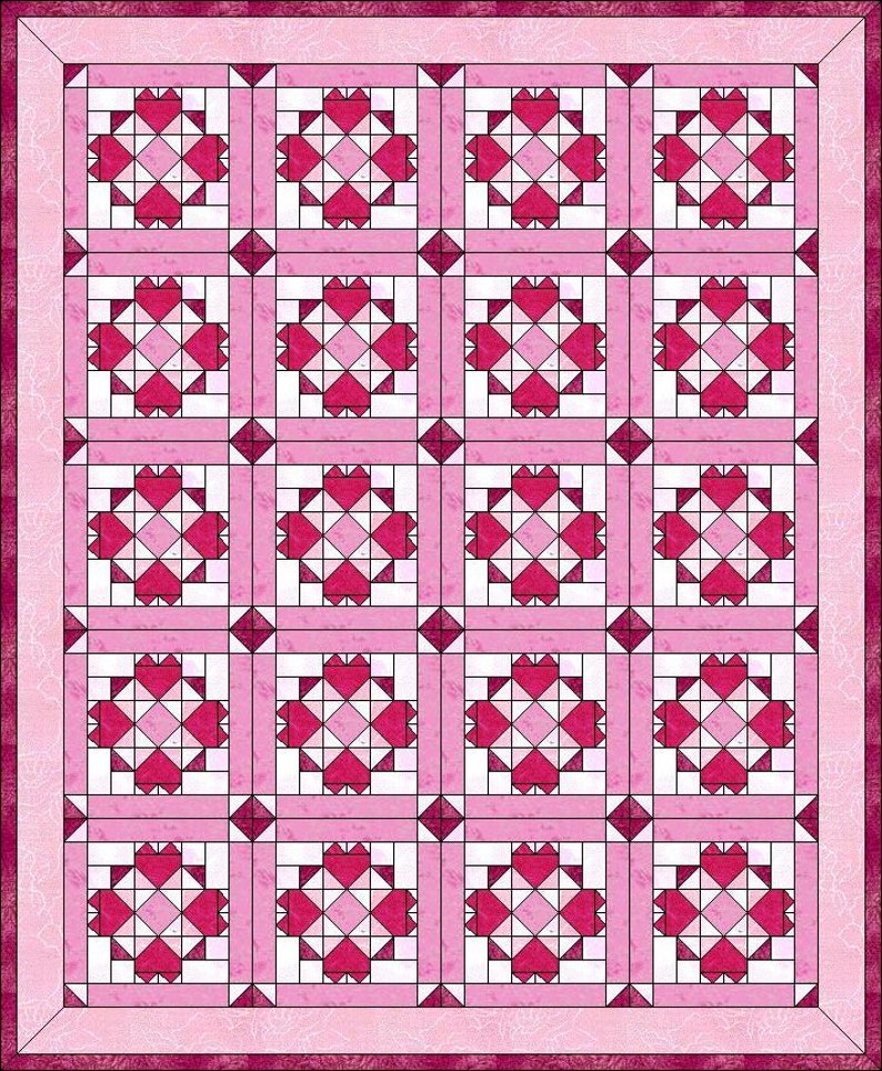 K&ouml;nnte beinhalten: Ein rosa und wei&szlig;es Quilt mit einem sich wiederholenden Muster aus Herzen und Quadraten. Das Quilt hat einen Rand mit einem floralen Design. Die Herzen sind in Rosa- und Rott&ouml;nen gehalten, und die Quadrate sind wei&szlig;.