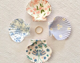Beachy Seashell Ring & Trinket Dish, Coastal Home Accent, Beach Room Decor, Gift for Bridesmaids, Unique Baby Shower Party Favors
