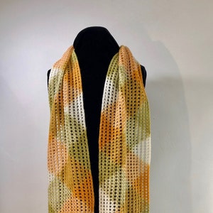 Alpaca Linea de Tedijos - A genuine Peruvian baby alpaca fringed scarf with an open woven diamond pattern
