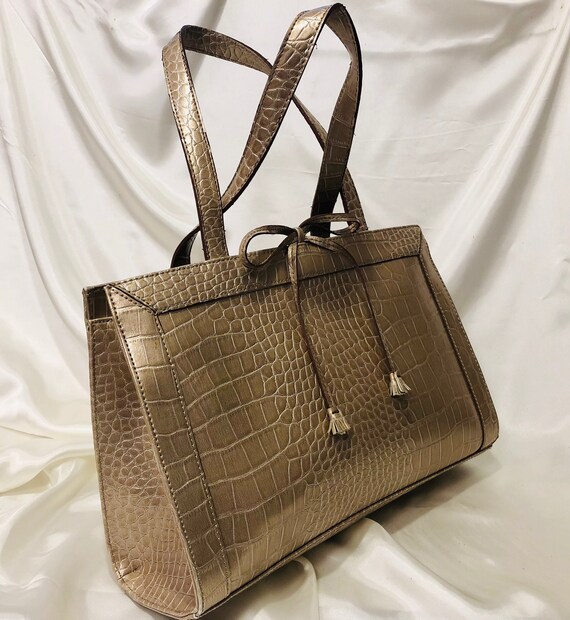 Liz Claiborne A Light Golden Mock Croc Leatherette Handbag With a Couple of 17 Straps and Bow Between Etsy UK
