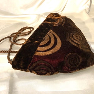 Vintage - A delightful deep burgundy velvet triangle shaped evening bag with a bronze swirl pattern & rich brown velvet collar - very chic!