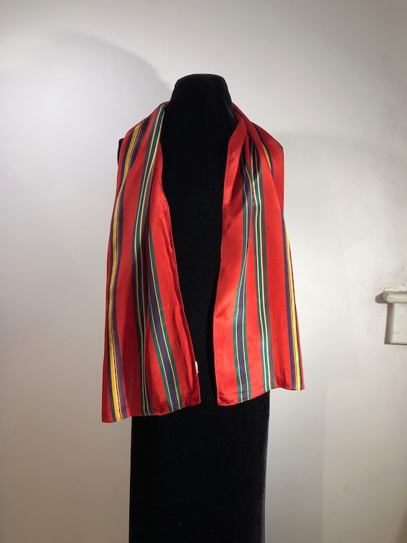 Echo - A chic & classically stylish soft silken v… - image 1