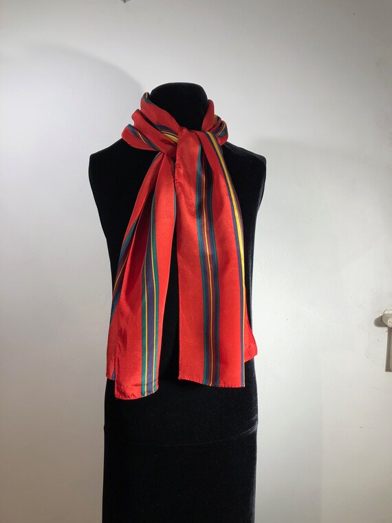 Echo - A chic & classically stylish soft silken v… - image 3