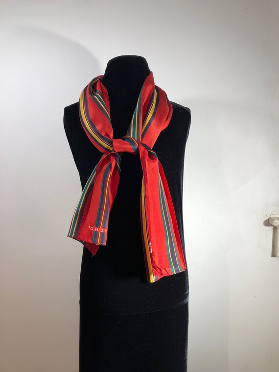 Echo - A chic & classically stylish soft silken v… - image 2