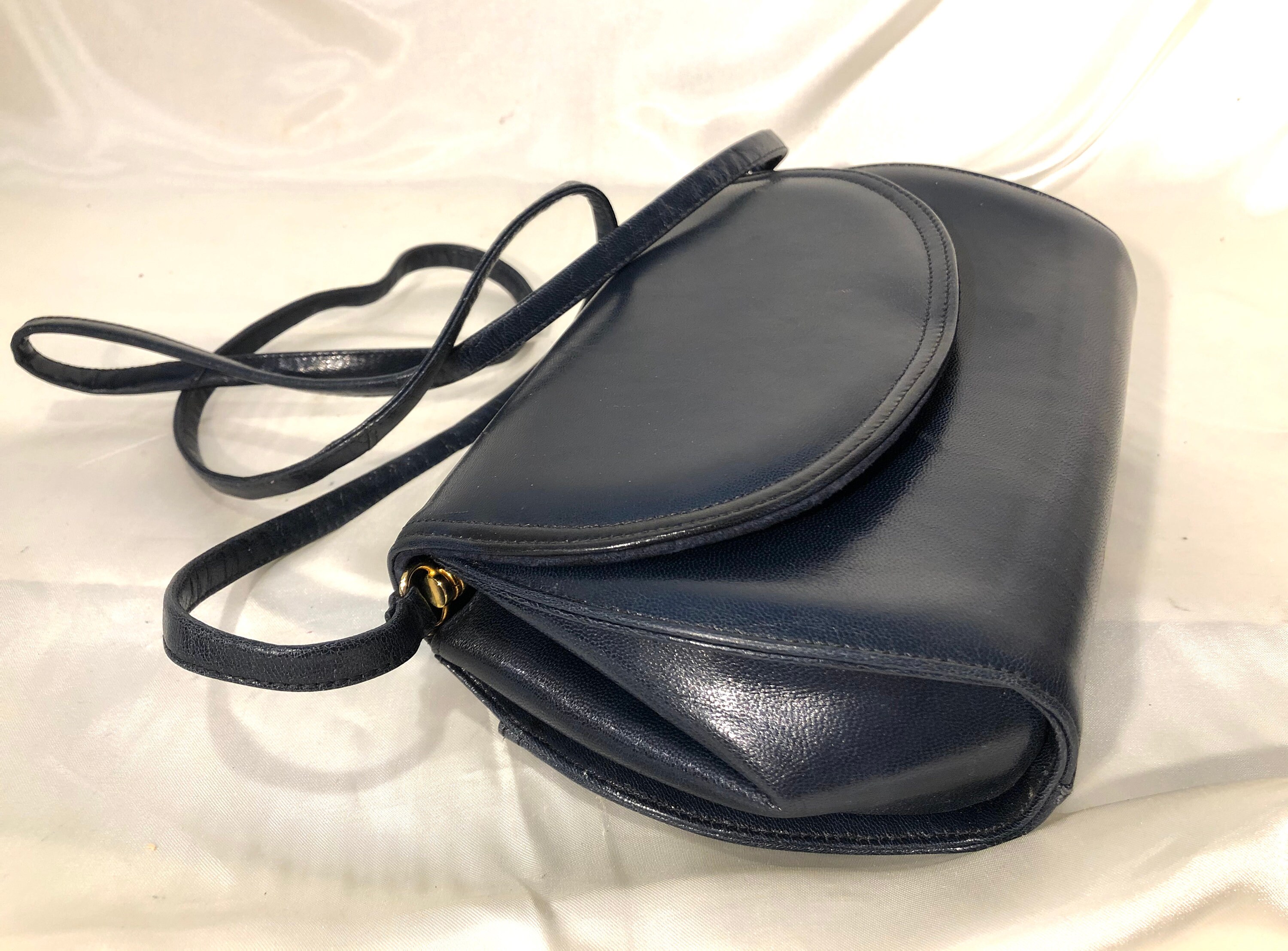 thin cross body bag