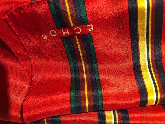 Echo - A chic & classically stylish soft silken v… - image 9