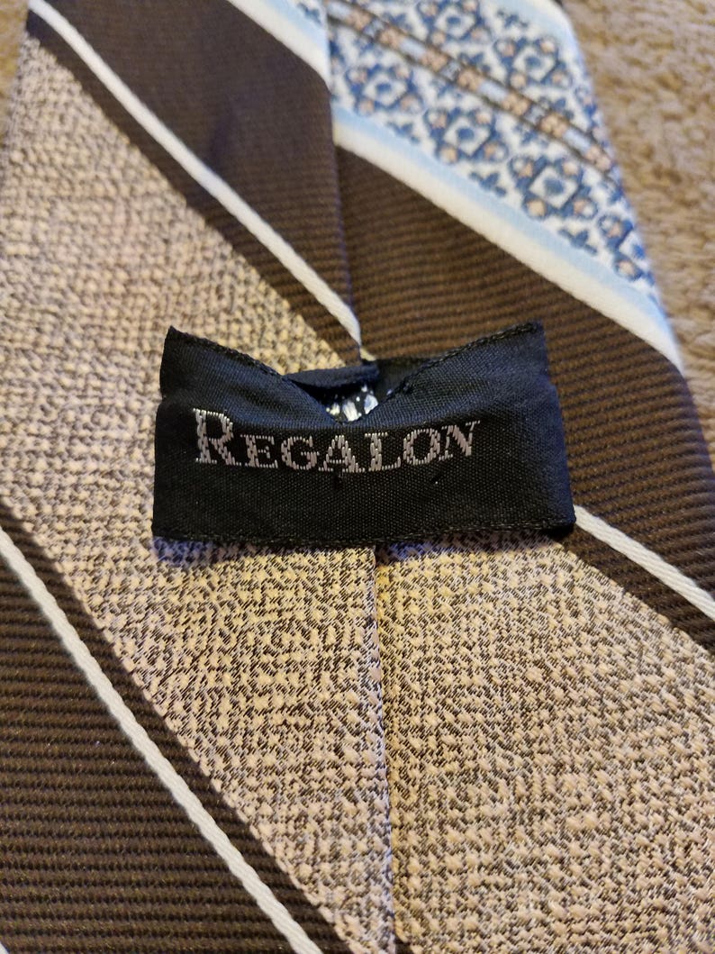 Classic Vintage 70/'s Textured Polyester Neck Tie Blue and Brown Patterned Stripes Regalon High Quality
