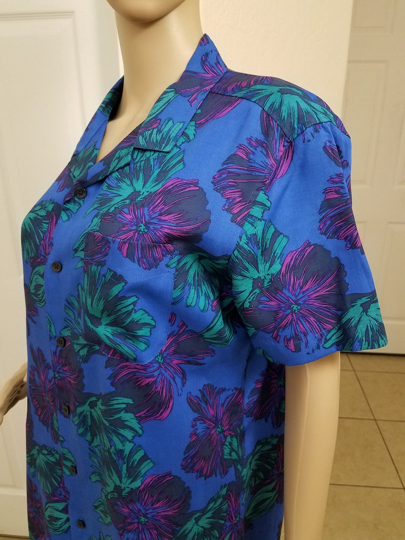 Slim Fit Eco-Friendly Biodegradable Lyocell Hawaiian Print Men/'s Shirt by Marc Anthony Vibrant Blue and Purple Floral Pattern
