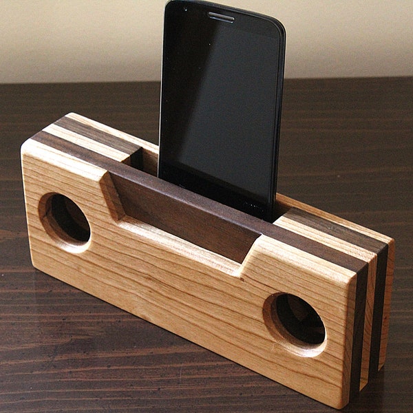 Wooden Cell Phone Amplifier (Passive - Cherry & Walnut)