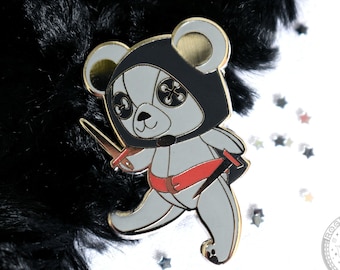 The Rogue Bear Enamel Pin - D&D Teddy Bear Hard Enamel Pin | Dungeons and Dragons Enamel Pin | Assassin | Thief | RPG | DnD Class Pin