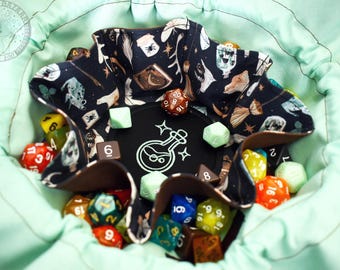 The Potioneer's Dice Bag - 12 Dice Set Pocket Dice Bag | Holds 84 dice | DnD dice bag | Ready to Ship | Dungeons and Dragons