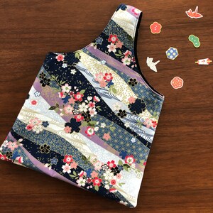 One-handle tote bag | Metallic Floral Japanese Fabric | Traditional Japanese motifs patterns | Sashiko | Sakura | Handmade | Apples N&#39; Thyme