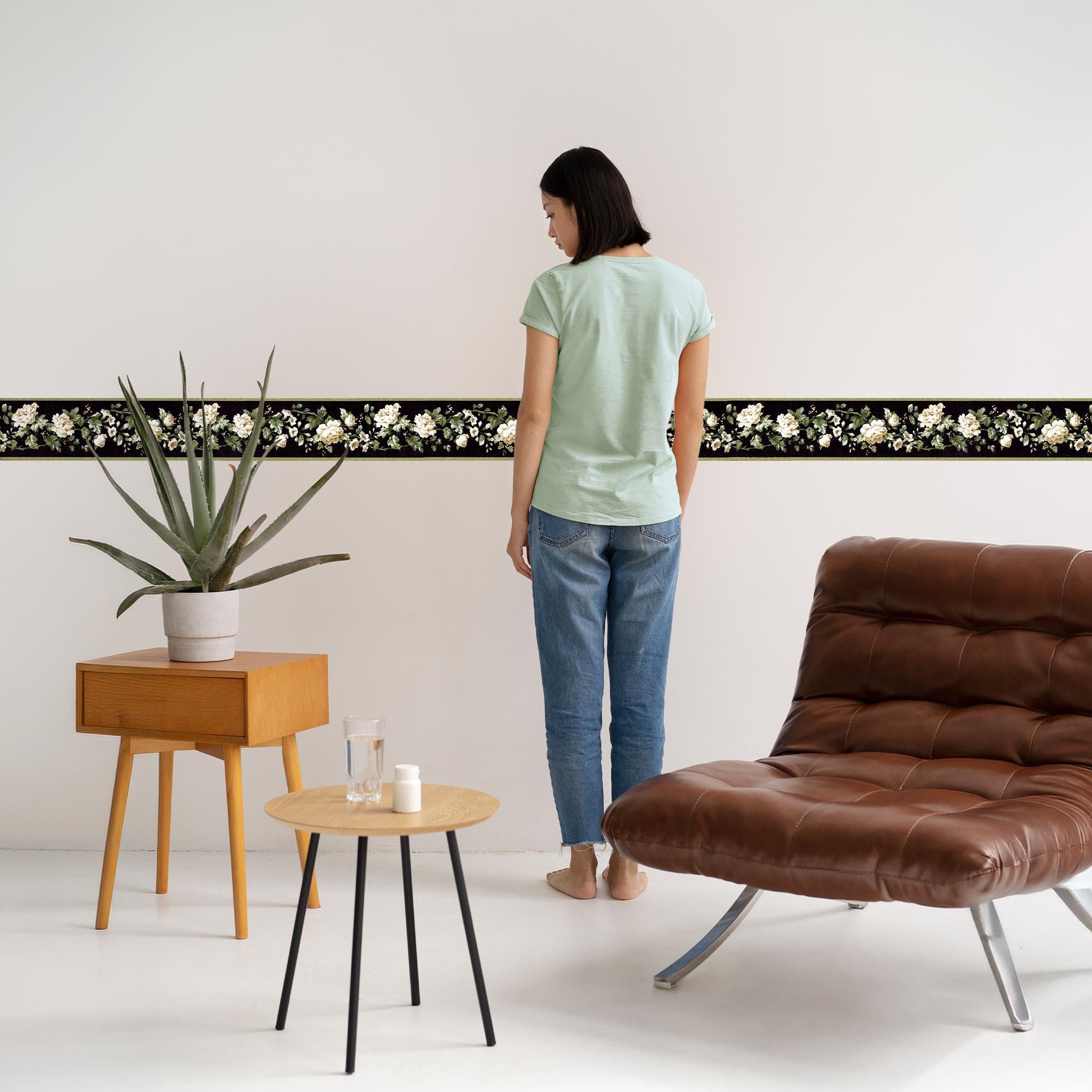 Victorian Cabbage Rose Wallpaper Border, White on Black, Pre-pasted 4 ...