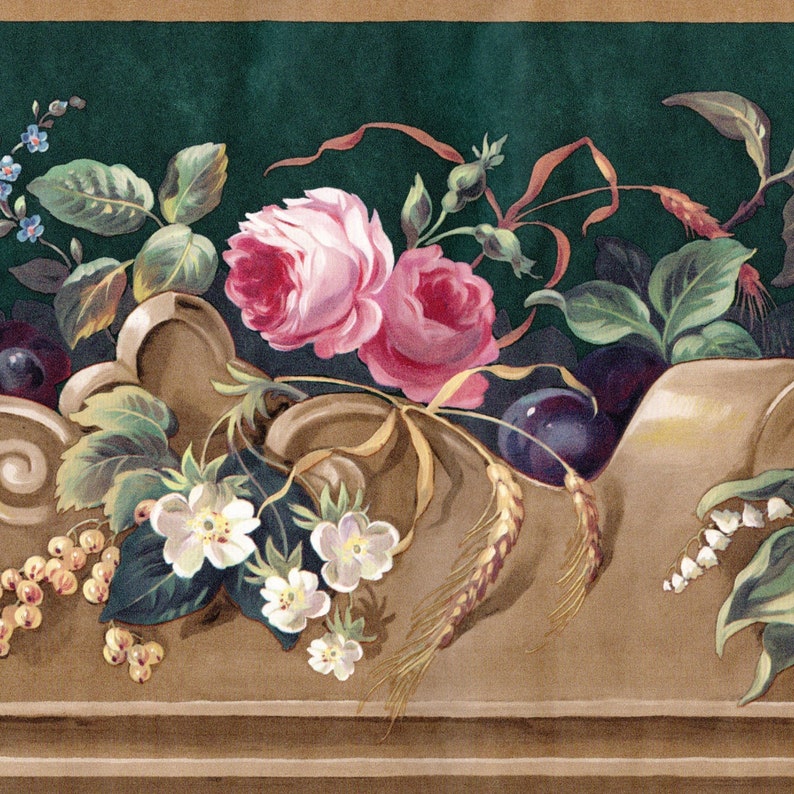 Puede incluir: Un borde de papel tapiz floral vintage con rosas rosas, flores blancas, hojas verdes y espigas de trigo sobre un fondo marr&oacute;n.