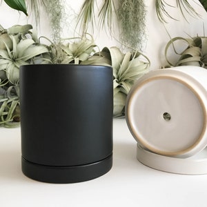 Übertopf mit Drainage, Topf für Zimmerpflanze, Keramikpflanztopf in schwarz weiß, moderner Blumentopf, 10cm Sukkulenten Kaktus Topf mit Untersetzer