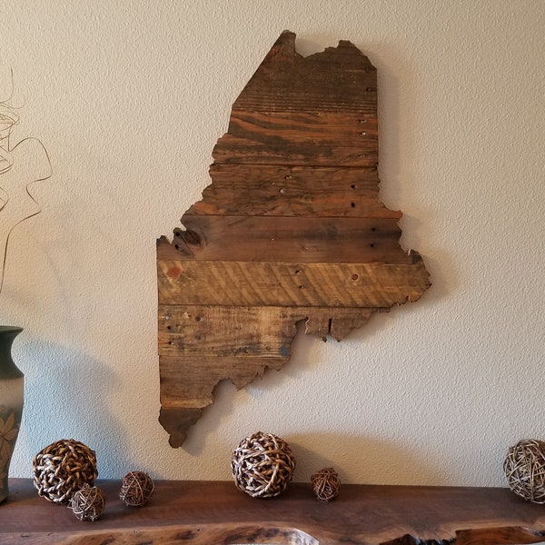 Maine  State Sign - Reclaimed Wood - Pallet Sign - Rustic Home Decor - Wall Art