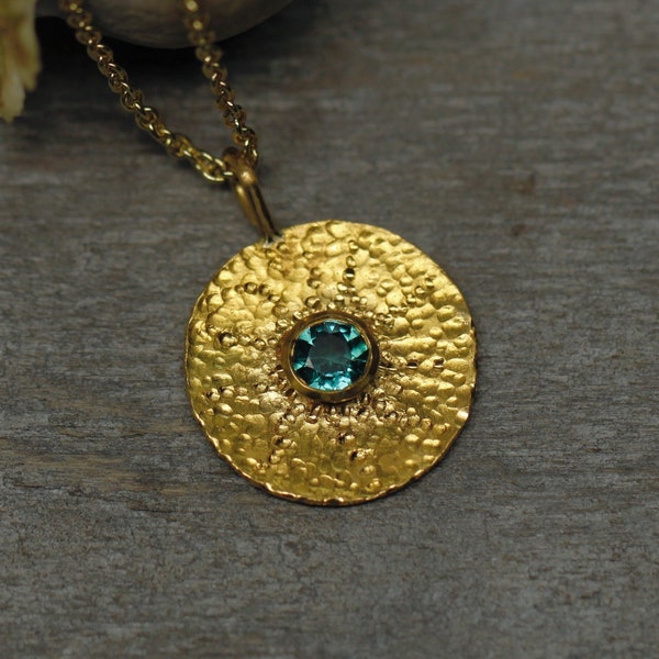 Gold pendant fine gold, 24kt, blue-green tourmaline, sun, sun pendant, disc, goldsmith, handmade, real gold, hammered, forged