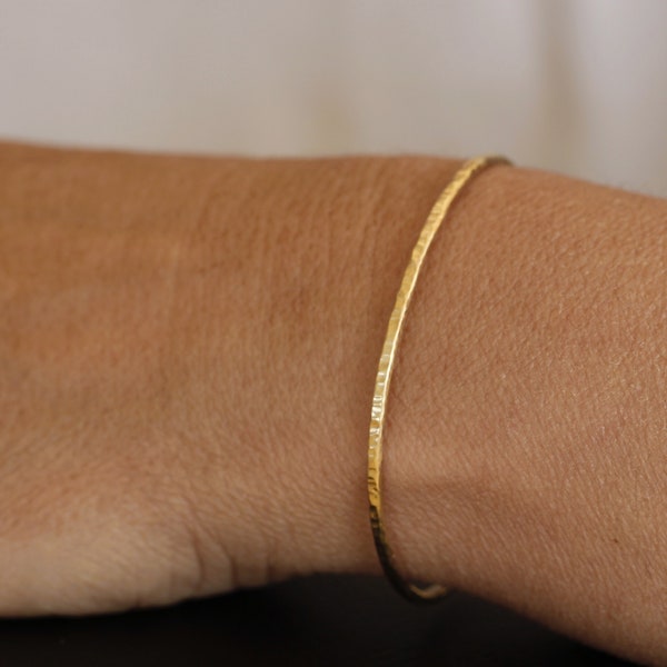 Gehämmerter Armreif, 585 Gold, handgefertigt, Armspange Gelbgold 14k, recyceltes Gold,minimalistisch, schmal, zarter Armschmuck, Echtgold