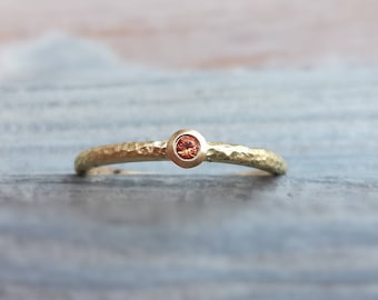 750 yellow gold ring, sapphire orange, milled structure, 18k gold ring, narrow discreetly simple, real gold, recycled gold, narrow, stacking ring
