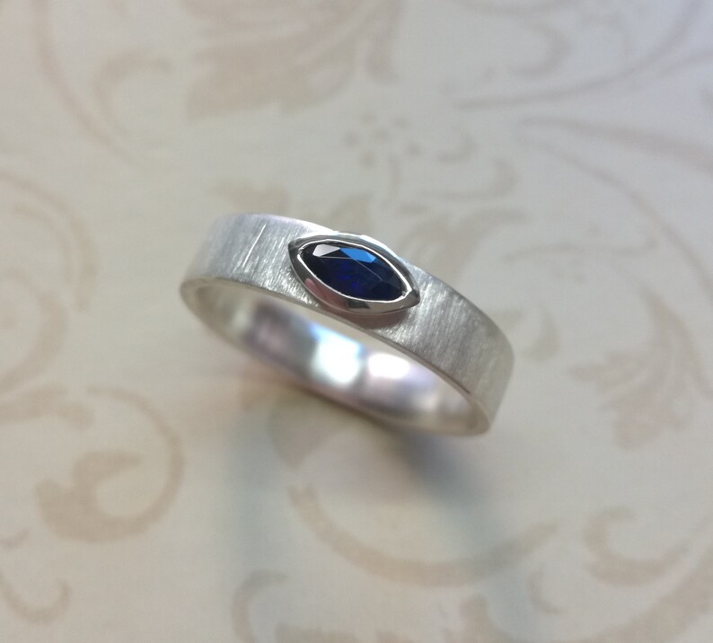 Silver ring narrow Safir sapphire dark blue plain ring silver