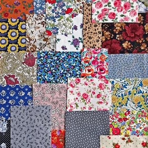 30 x Various Small Floral Patterned Remnant Lightweight Fabric Pieces Mini Panels Junk Journal Scrapbook Crafts Slow Stitching Collage
