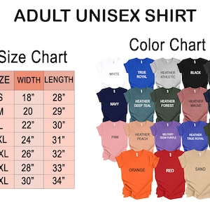 Puede incluir: Imagen de una tabla de colores y una tabla de tallas para una camiseta unisex para adultos. La tabla de colores muestra varios colores de camisetas, incluyendo blanco, azul, gris, negro, marino, rosa, naranja y verde. La tabla de tallas muestra el ancho y largo de la camiseta en cm.