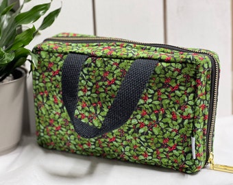 Medium Designer Holly Diabetes Travel Bag, Holly and Berry Gold Christmas Case, Pancreas Case, Insulin Storage Tote