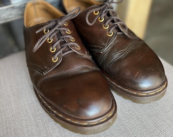 Dr. Martens Made in England Brown Leather Shoes - Women display picture 3