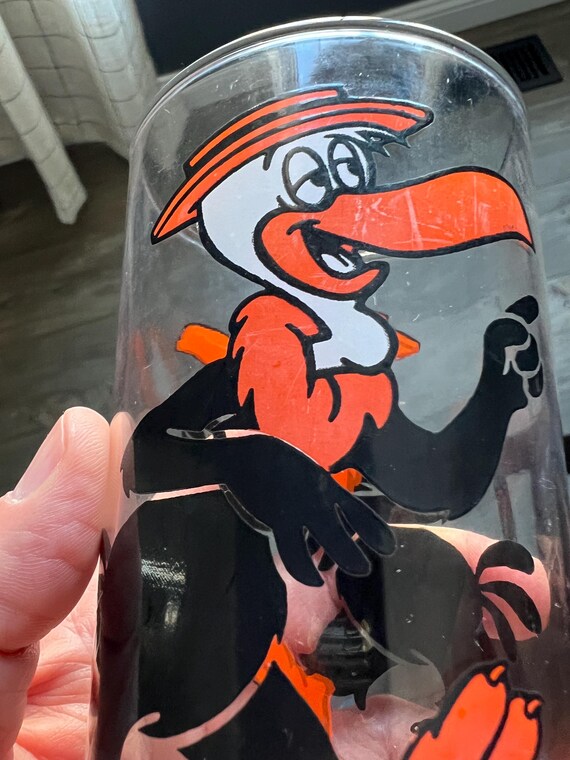 Vintage Lot of 2 Beaky Buzzard 1973 Pepsi Looney Tunes Glasses