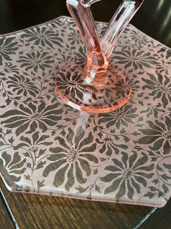 Vintage Mckee Glass Brocade Pink Frosted Poinsettia Center Handle