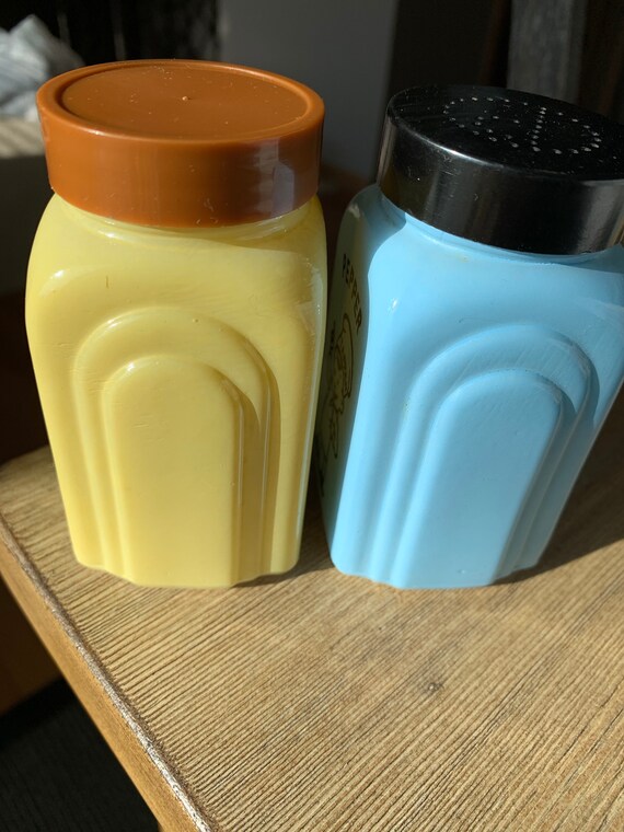 Vintage Mckee Roman Arch Salt and Pepper Shakers- Tappan Appliance