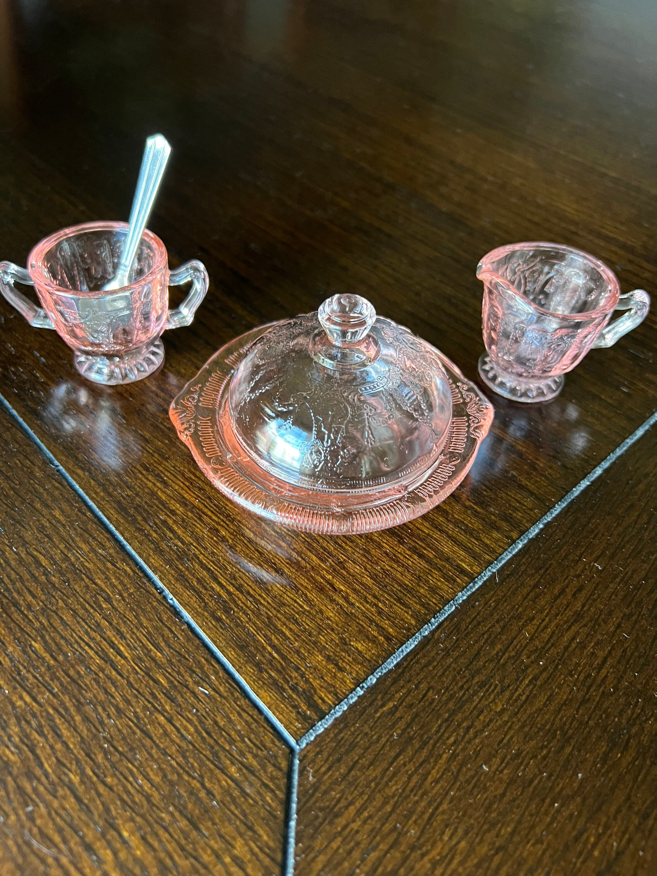 Mosser（モッサー） 社　ピンク　ミニチュアグラス　アメリカ　ビンテージ Vintage Mosser Glass Jennifer Miniature Cameo Pink Depression