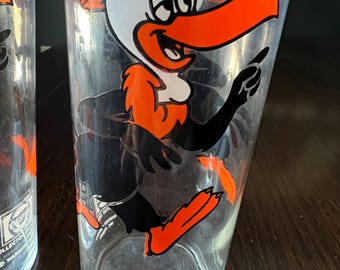 Vintage Lot of 2 Beaky Buzzard 1973 Pepsi Looney Tunes Glasses