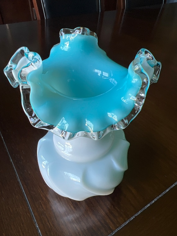 Vintage Fenton Silver Jamestown Wave Crest 6.5