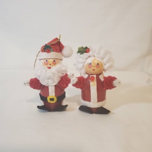 Adornos vintage de madera de Santa y Mrs Claus