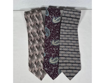 Corbatas de seda para hombre Stafford, lote de 3, estampado paisley geométrico con medallón, color burdeos, gris y negro.
