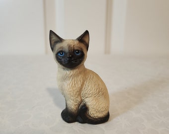 Harvey Knox Siamese Cat Figurine - 2 3/4" Tall