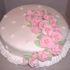 Fondant roses by hand image 1