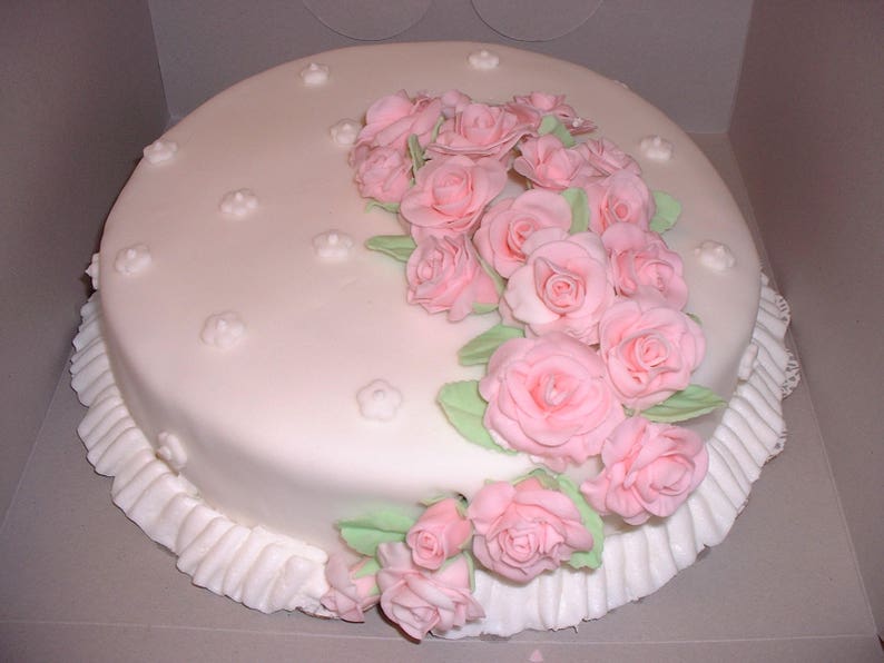 Fondant roses by hand image 1