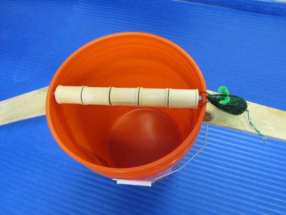 Rolling Mouse Trap, roller for buckets
