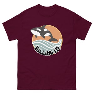Killing It: Camiseta de orca saltando de dibujos animados