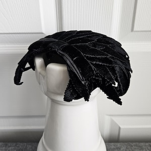 1950s Style Vintage Velvet Feather style Cap