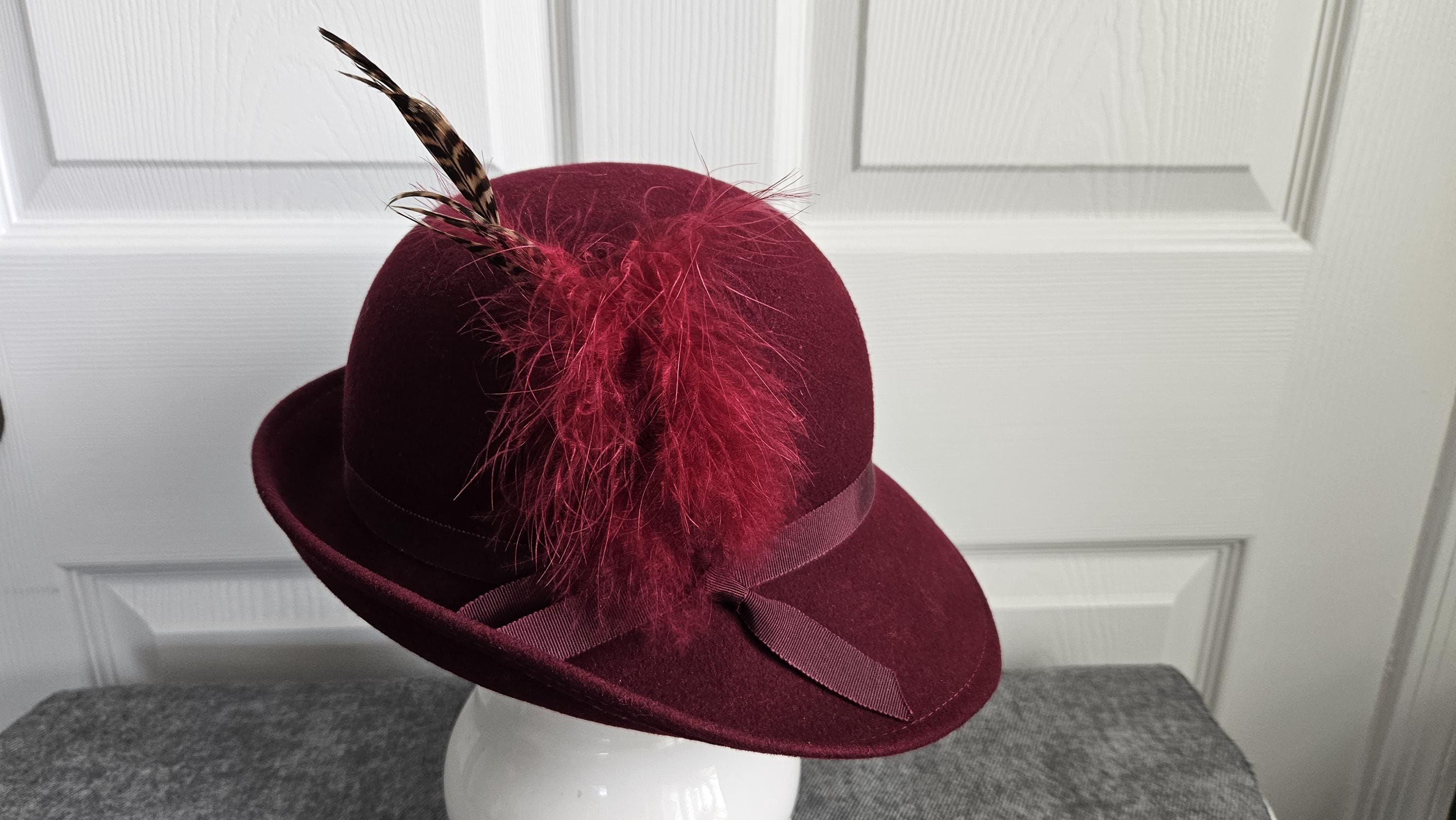 Burgundy Vintage Felt Hat With Feather Accents - Etsy display picture 1